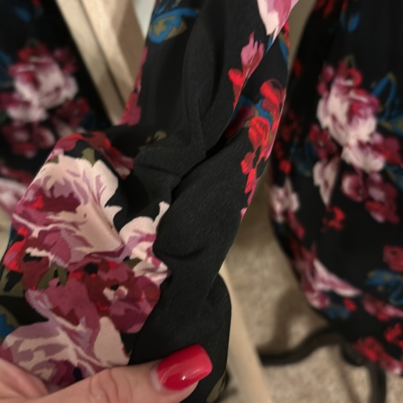 Dressy Floral Blazer 🌸 - Picture 3 of 6